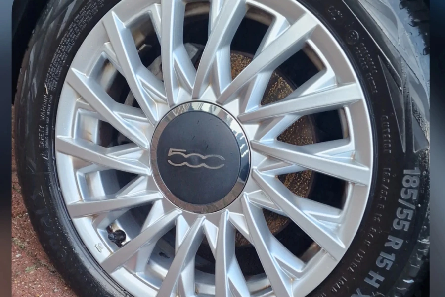 Gleaming Fiat 500 alloy wheel after cleaning by Hydrowax