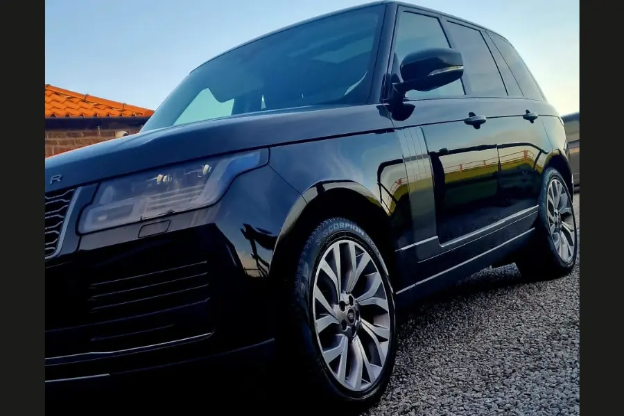 Black Range Rover with deep gloss shine after paint restoration by Hydrowax